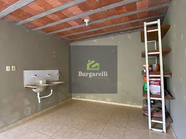 Casa 3 quartos e 1 banheiro, para alugar, no bairro Morada do Sol em Lavras