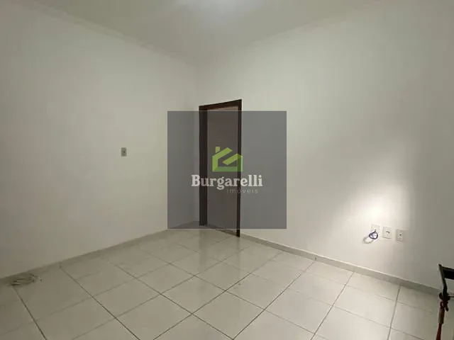 Casa 3 quartos e 1 banheiro, para alugar, no bairro Morada do Sol em Lavras