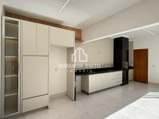 Casa 3 quartos e 2 banheiros, à venda, no bairro Setor Central em Goiânia