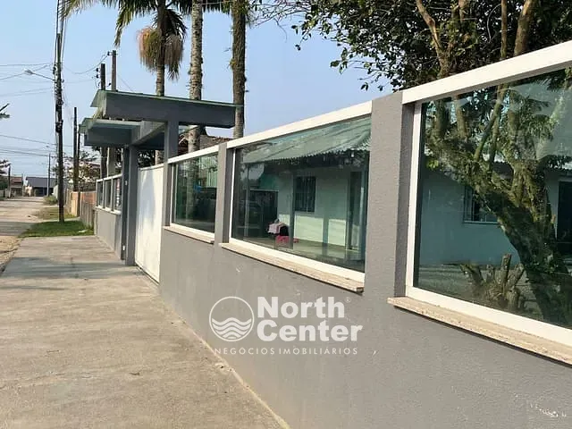 Casa com 320m² 3 quartos e 2 banheiros, à venda, no bairro Costeira em Balneário Barra do Sul