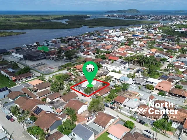 Casa com 320m² 3 quartos e 2 banheiros, à venda, no bairro Costeira em Balneário Barra do Sul