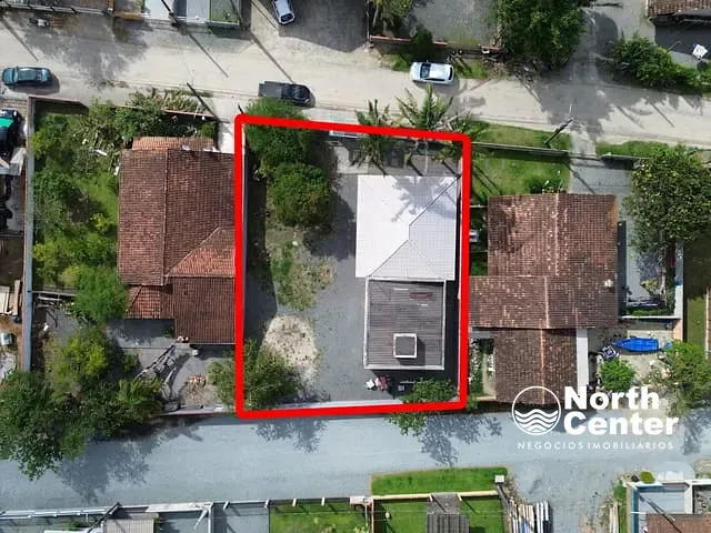 Casa com 320m² 3 quartos e 2 banheiros, à venda, no bairro Costeira em Balneário Barra do Sul