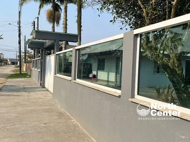 Casa com 320m² 3 quartos e 2 banheiros, à venda, no bairro Costeira em Balneário Barra do Sul