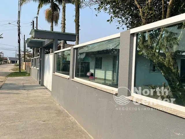 Casa com 320m² 3 quartos e 2 banheiros, à venda, no bairro Costeira em Balneário Barra do Sul