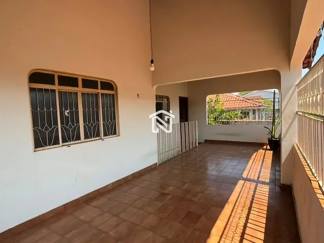 Casa com 420m² 5 quartos e 2 banheiros, para alugar, no bairro Bela Vista em Paraíso do Tocantins