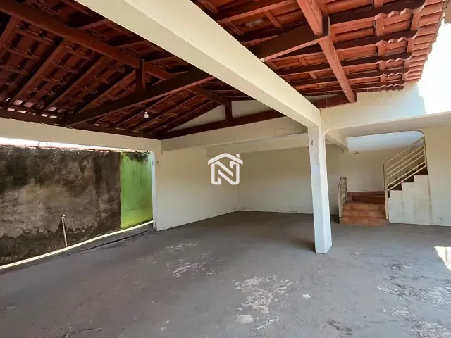Casa com 420m² 5 quartos e 2 banheiros, para alugar, no bairro Bela Vista em Paraíso do Tocantins