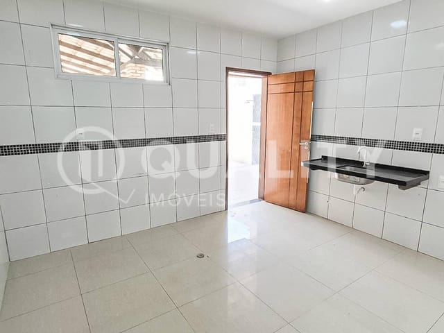Casa 5 quartos e 5 banheiros, à venda, no bairro Vila Velha em Fortaleza