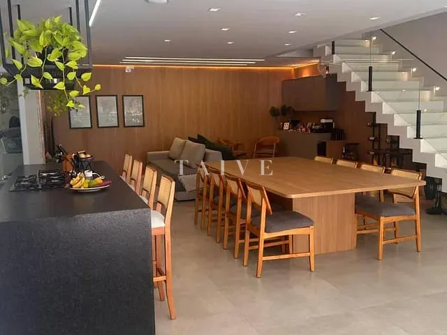 Casa com 250m² 3 quartos e 3 banheiros, à venda, no bairro Universitário em Londrina