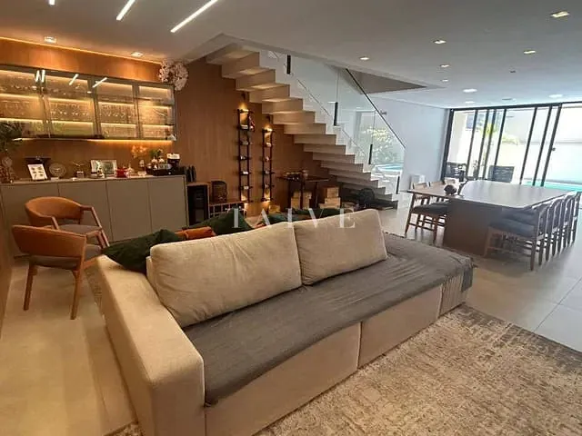 Casa com 250m² 3 quartos e 3 banheiros, à venda, no bairro Universitário em Londrina