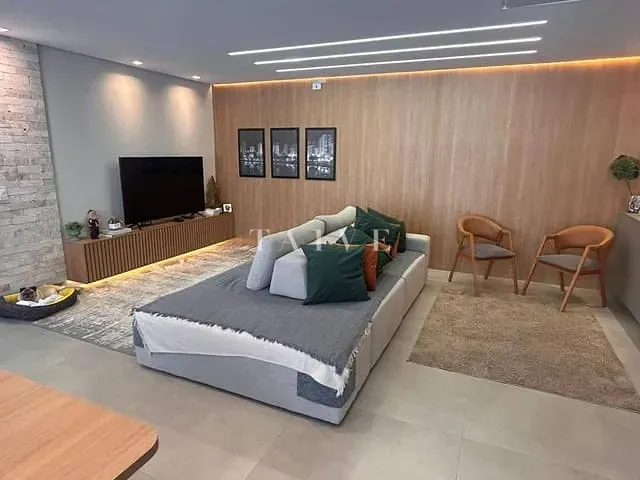 Casa com 250m² 3 quartos e 3 banheiros, à venda, no bairro Universitário em Londrina