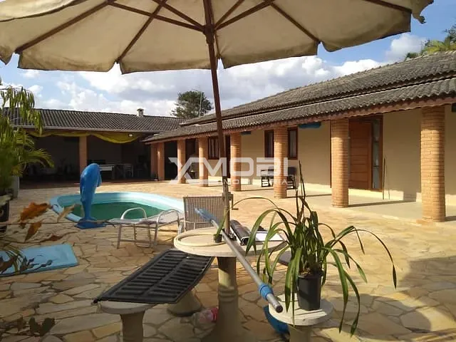 Casa com 1000m² 3 quartos e 3 banheiros, à venda, no bairro Bom Retiro em Jarinu