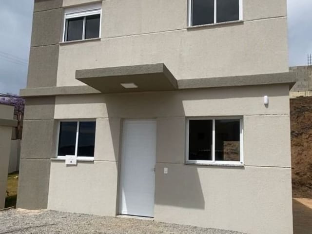 Casa com 68m², à venda, no bairro Jardim Bandeirantes em Poços de Caldas