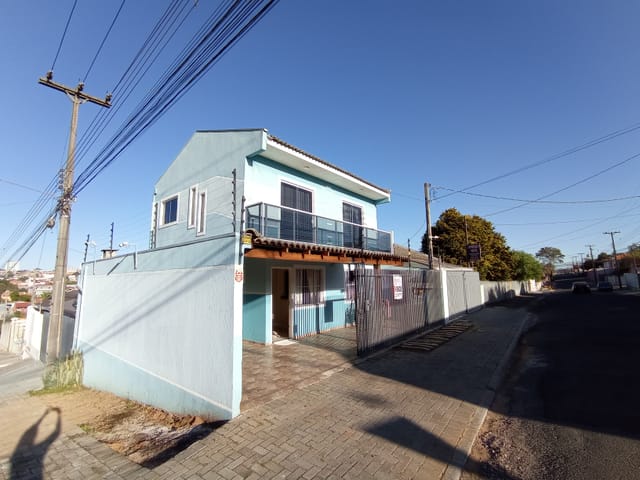 Casa com 100m² 3 quartos e 2 banheiros, à venda, no bairro Nova Rússia em Ponta Grossa