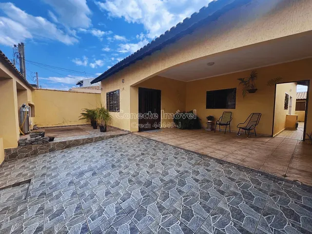 Casa com 250m² 3 quartos e 3 banheiros, à venda, no bairro Parque Residencial Groot em Holambra