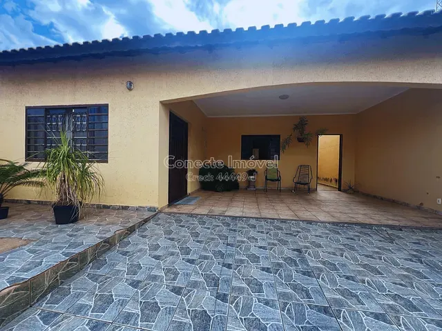 Casa com 250m² 3 quartos e 3 banheiros, à venda, no bairro Parque Residencial Groot em Holambra
