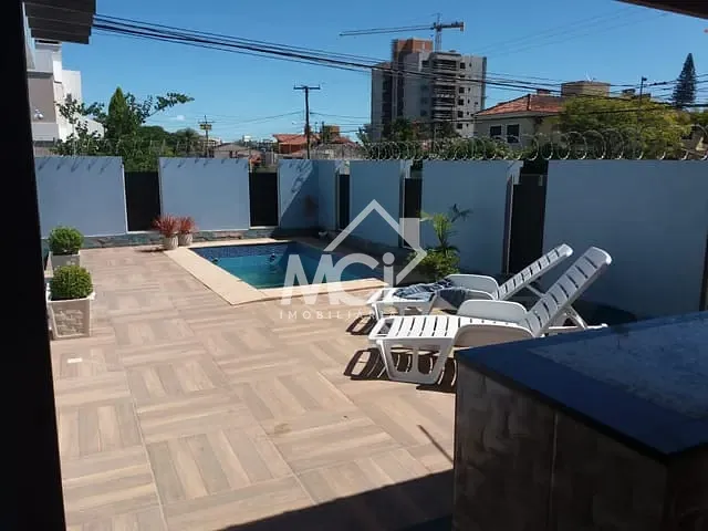Casa 2 quartos e 1 banheiro, à venda, no bairro Centro em Pelotas
