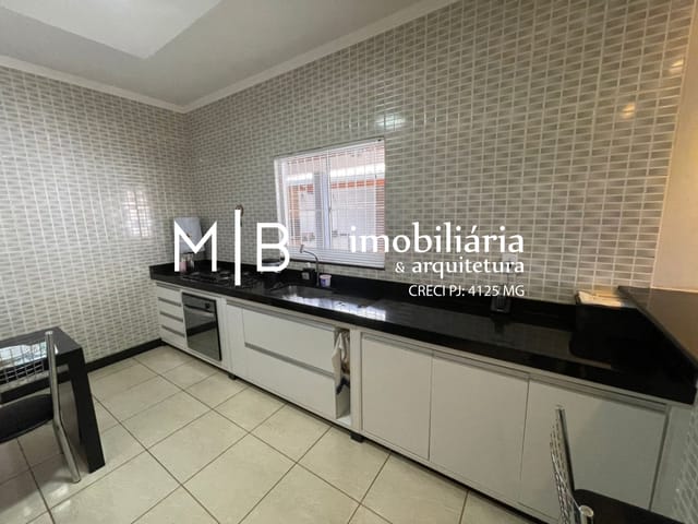 Casa com 375m² 2 quartos e 2 banheiros, à venda, no bairro PRIMAVERA em CATAGUASES