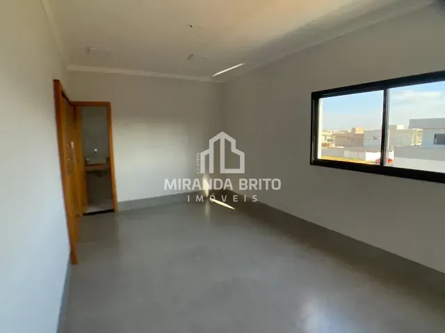 Casa 3 quartos e 4 banheiros, para alugar, no bairro Residencial Parqville Jacarandá em Aparecida de Goiânia