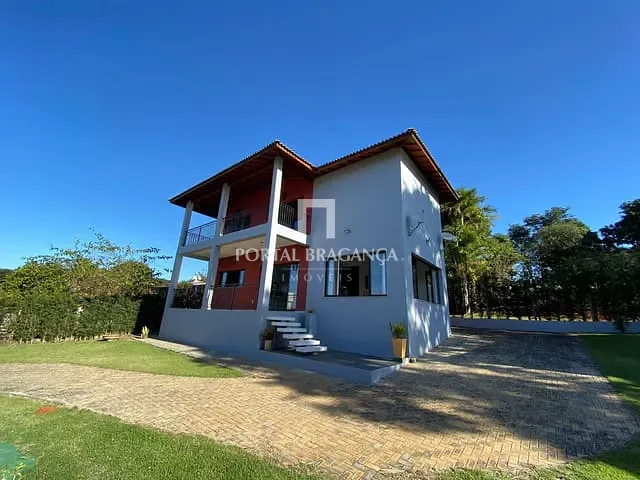 Casa 2 quartos e 4 banheiros, à venda, no bairro Serrinha em Bragança Paulista