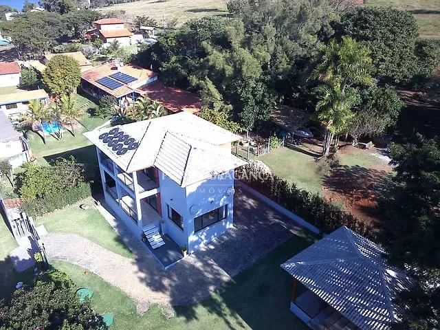 Casa 2 quartos e 4 banheiros, à venda, no bairro Serrinha em Bragança Paulista