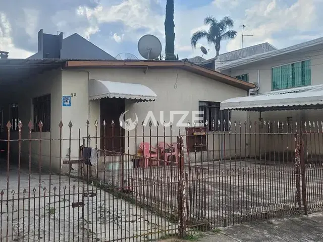 Casa com 102m² 4 quartos e 1 banheiro, à venda, no bairro Xaxim em Curitiba