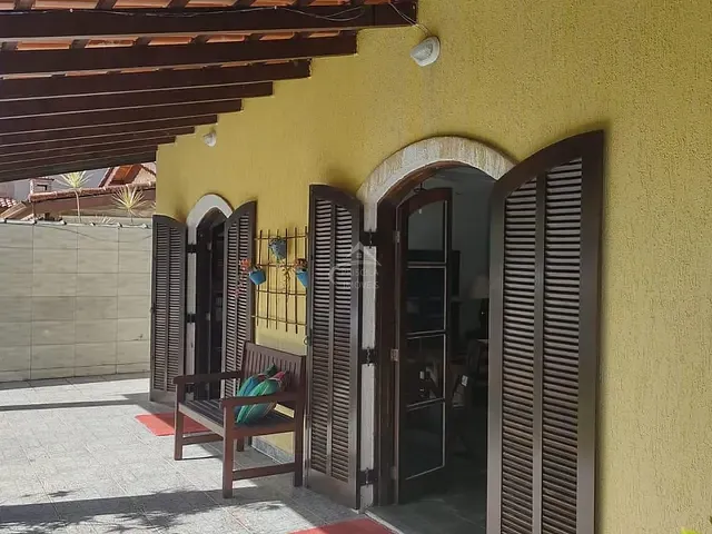 Sobrado com 419m² 4 quartos e 4 banheiros, à venda, no bairro Boracéia em São Sebastião