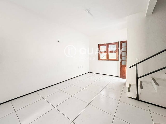 Casa 3 quartos e 3 banheiros, à venda, no bairro Granja Lisboa em Caucaia