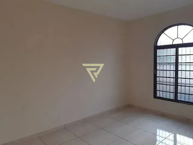 Casa com 304m² 3 quartos e 2 banheiros, à venda, no bairro Campos Elíseos em Ribeirão Preto