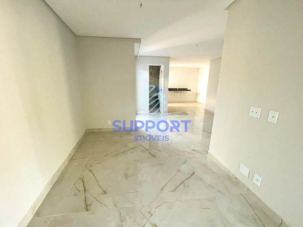 Casa à venda com 3 quartos, 124m² - Foto 2