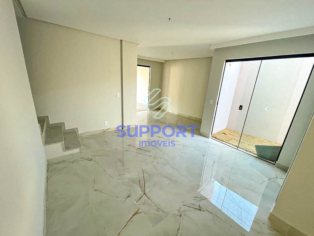 Casa à venda com 3 quartos, 124m² - Foto 4