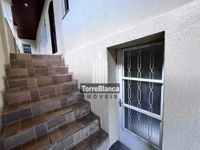 Casa com 490m² 3 quartos e 3 banheiros, à venda, no bairro Uvaranas em Ponta Grossa