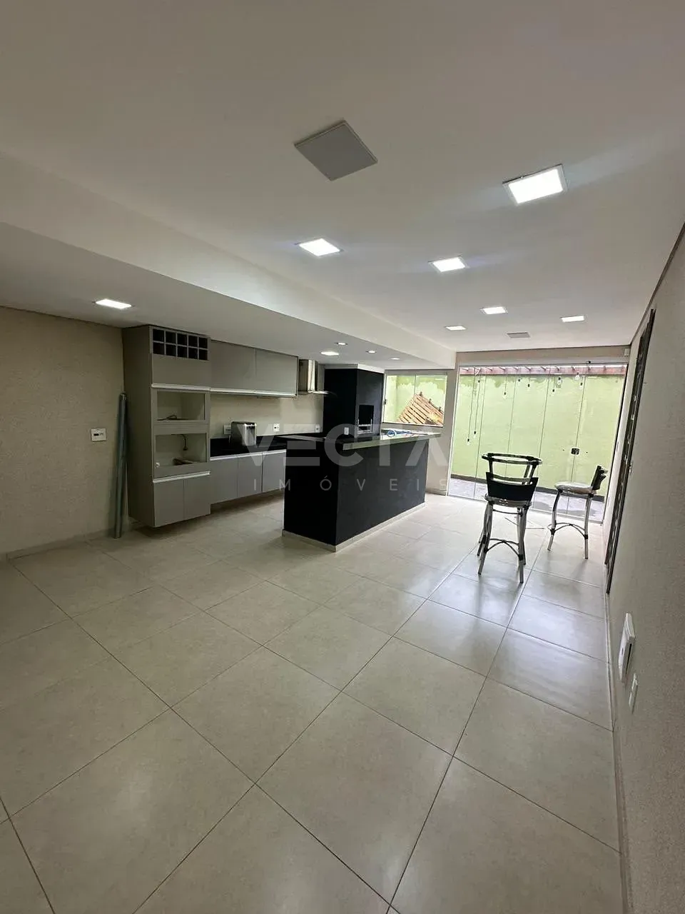 Casa, 2 quartos, 180 m² - Foto 1