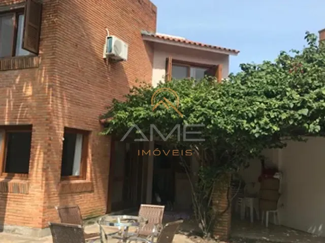 Casa com 320m² 3 quartos e 4 banheiros, à venda, no bairro Areal em Pelotas