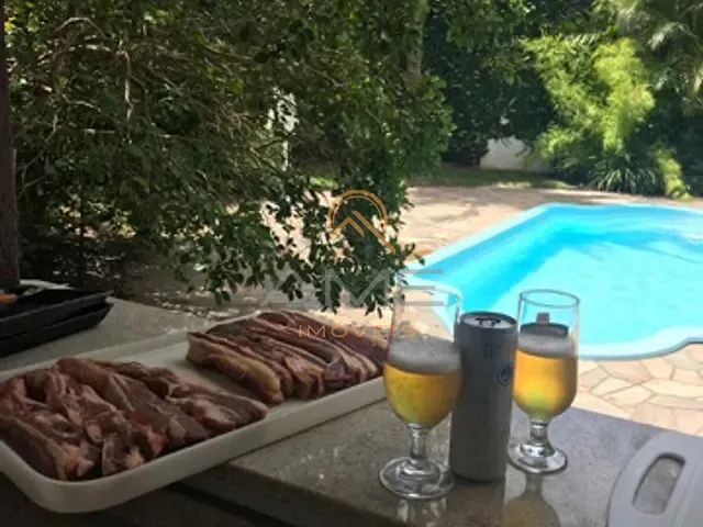 Casa com 320m² 3 quartos e 4 banheiros, à venda, no bairro Areal em Pelotas