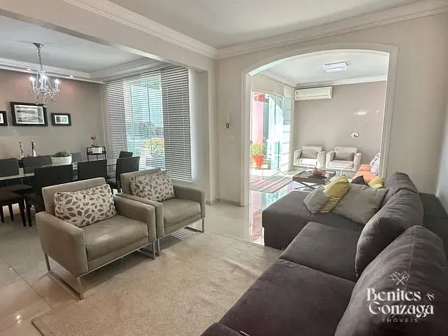 Casa com 529m² 3 quartos e 4 banheiros, à venda, no bairro Jardim Novo Horizonte em Maringá