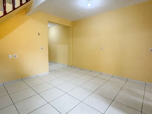 Casa 3 quartos e 2 banheiros, para alugar, no bairro Mangueirão em Belém