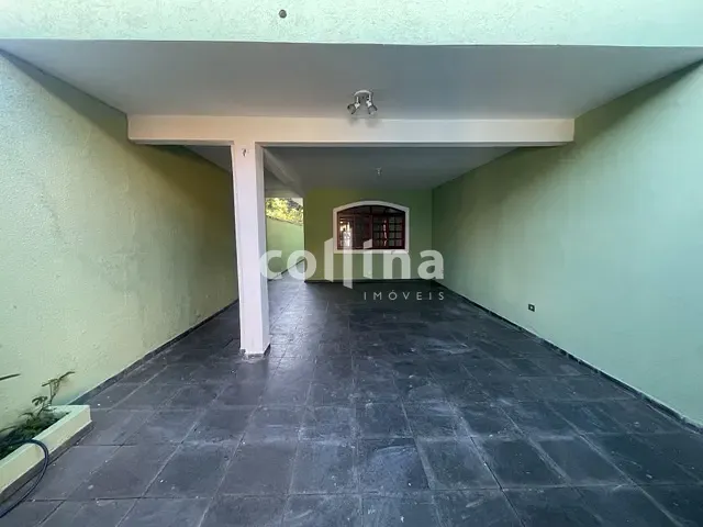 Casa com 127m² 3 quartos e 2 banheiros, à venda, no bairro Vila Creti em Carapicuíba