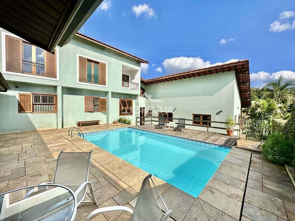 Casa, 4 quartos, 359 m² - Foto 1