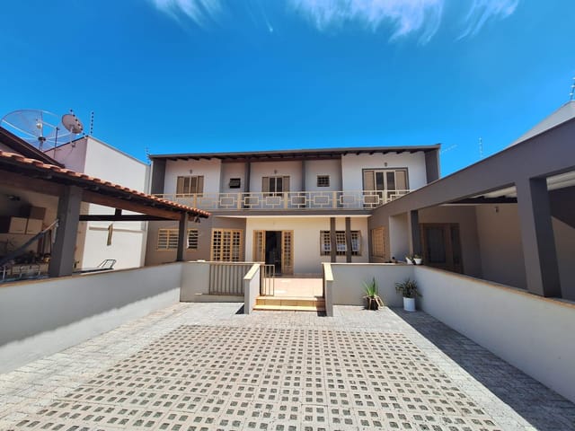 Casa com 338m² 3 quartos e 5 banheiros, à venda, no bairro Jardim Império do Sol em Londrina