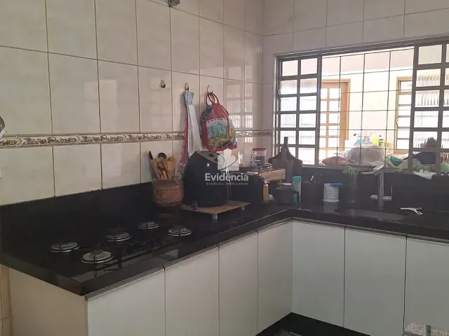 Casa com 338m² 3 quartos e 5 banheiros, à venda, no bairro Jardim Império do Sol em Londrina