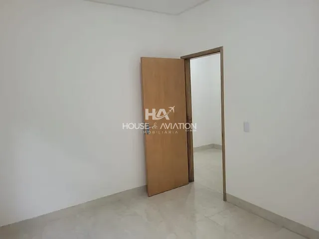 Casa com 300m² 3 quartos e 2 banheiros, à venda, no bairro Residencial Santa Fé I em Goiânia