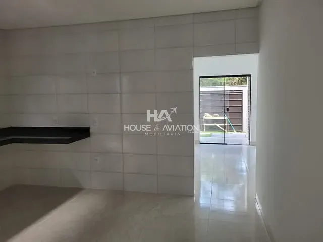 Casa com 300m² 3 quartos e 2 banheiros, à venda, no bairro Residencial Santa Fé I em Goiânia