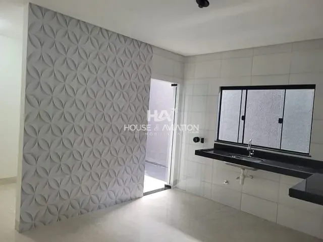 Casa com 300m² 3 quartos e 2 banheiros, à venda, no bairro Residencial Santa Fé I em Goiânia