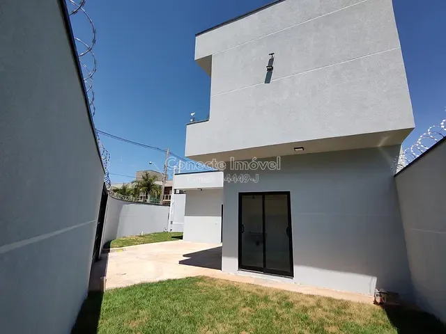 Casa com 165m² 2 quartos e 3 banheiros, à venda, no bairro Jardim Europa em Jaguariúna