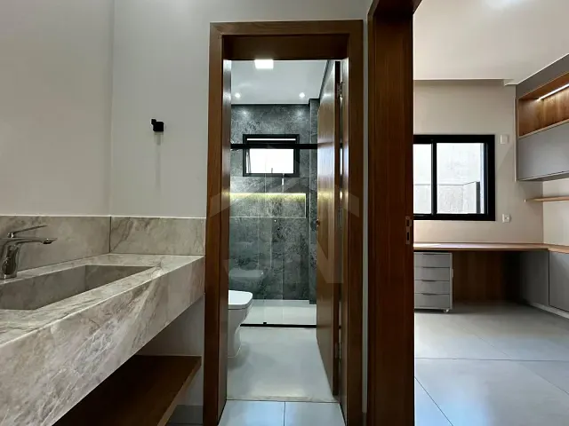 Casa 4 quartos e 6 banheiros, à venda, no bairro Vila do Golf em Ribeirão Preto