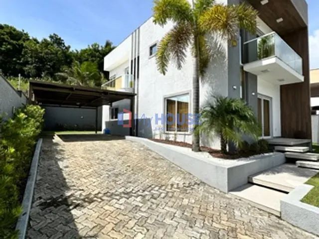 Casa 2 quartos e 4 banheiros, à venda, no bairro Nossa Senhora da Vitória em Ilhéus