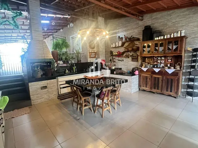 Casa 5 quartos e 2 banheiros, à venda, no bairro Parque Veiga Jardim em Aparecida de Goiânia