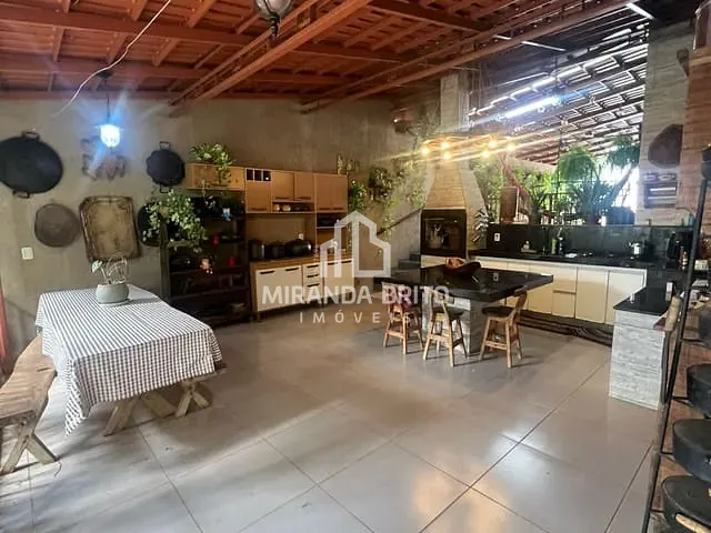 Casa 5 quartos e 2 banheiros, à venda, no bairro Parque Veiga Jardim em Aparecida de Goiânia