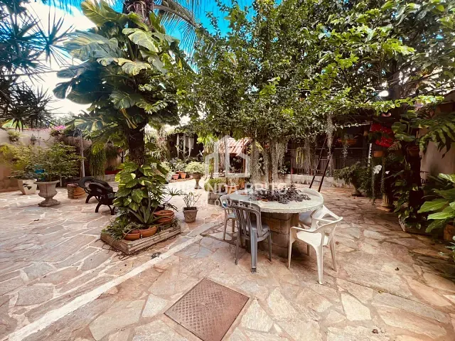 Casa 5 quartos e 2 banheiros, à venda, no bairro Parque Veiga Jardim em Aparecida de Goiânia