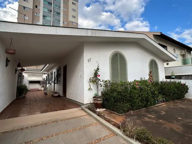 Casa com 360m² 3 quartos e 2 banheiros, para alugar, no bairro Jardim Vilas Boas em Londrina